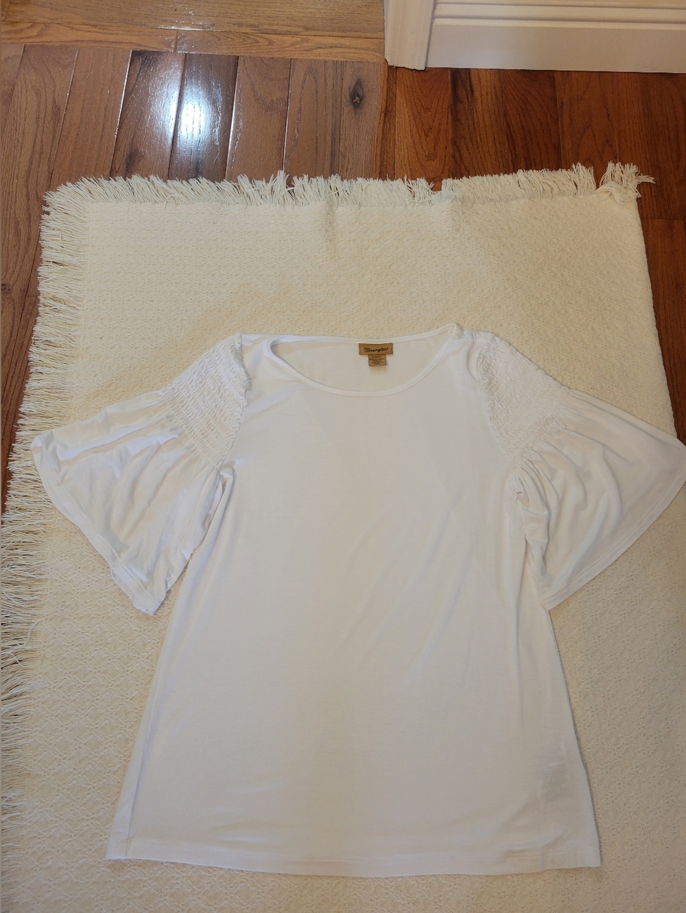 Wrangler White Women's Flutter Sleeve Top